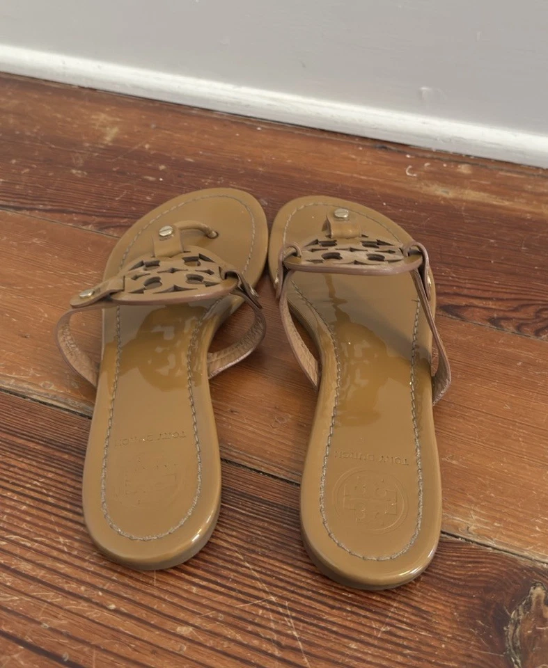 Tory Burch Miller Sandals Flip Flops Tan Camel Patent Leather 8 M - Image 3 of 4