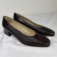 Atienne Aigner Brown Leather Pumps Size 8M, classic, glam, preppy, professional.