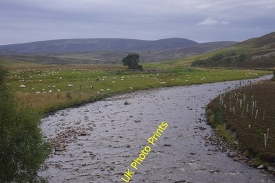 Foto 6x4 River Gairn, Balnaan Gairnshiel Lodge Blick auf Glen Gairn Richtung c2016
