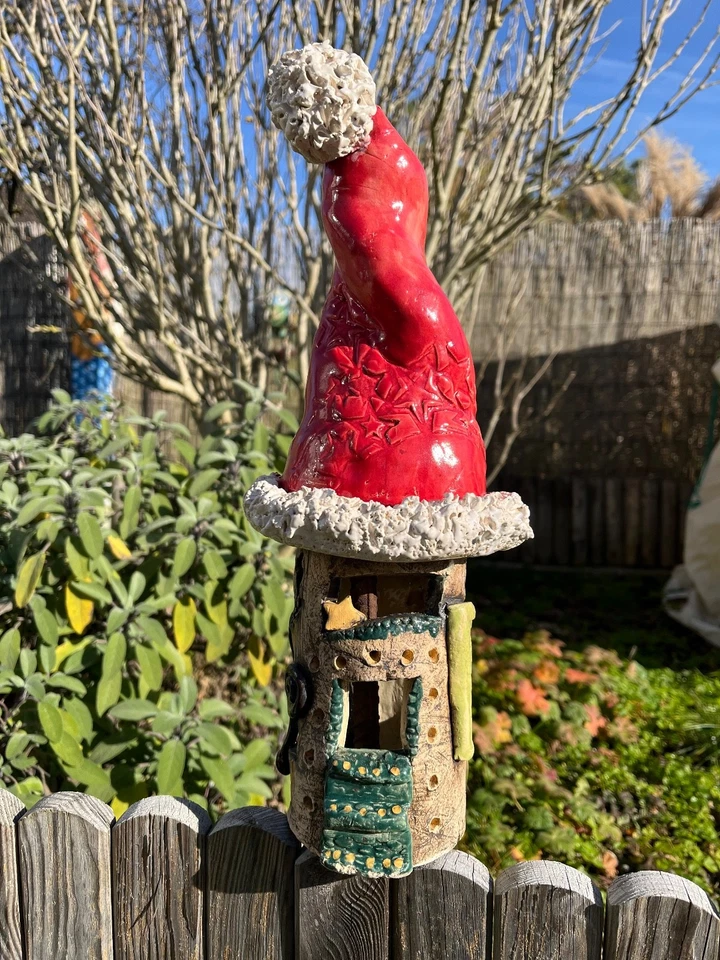 Weihnachts Fantasie Turm Teelichthalter Gartenkeramik Gartenstele Skulptur