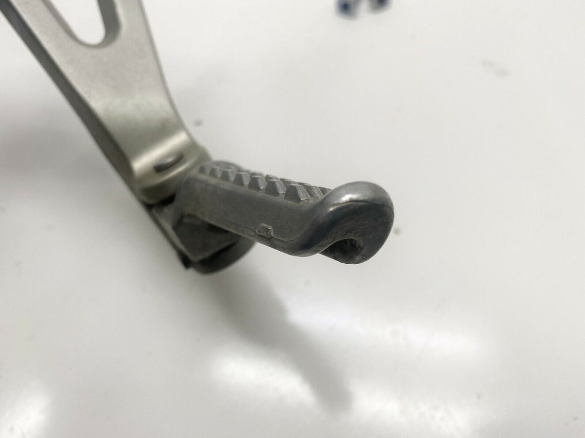 00-02 KAWASAKI NINJA ZX6R ZX-6 Left Passenger Footpeg Foot 00-02 KAWASAKI NINJA ZX6R ZX-6 Left Passenger Footpeg Foot