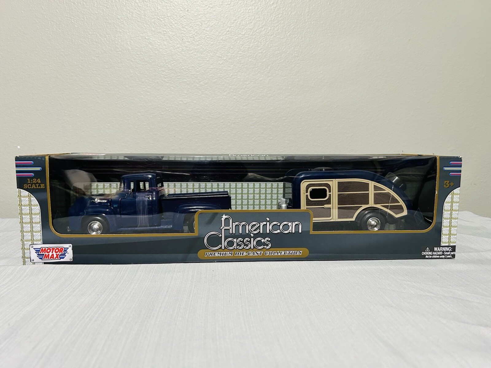 1956 Ford F-100 Pickup Truck & Tear Drop Trailer American Classic 1/24 Diecast