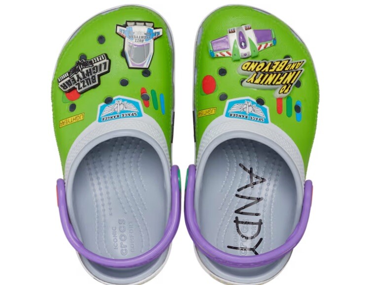 2足　25cm トイ・ストーリー　ウッディ　バズライトイヤー　crocs Disney Pixar Limited Edition Buzz Lightyear Crocs NWT J2 | eBay