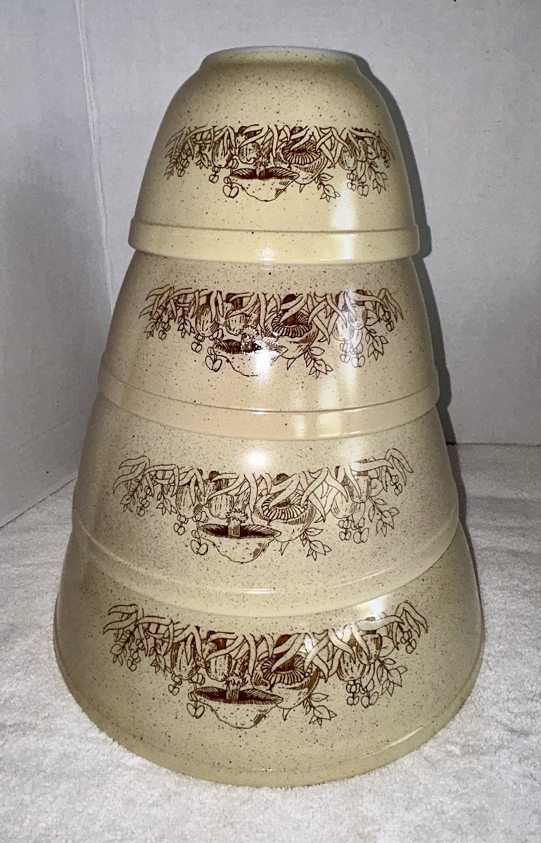 Pyrex Forrest Fancies Mixing Bowl Set Of 4 In Orig Box 401 402 403