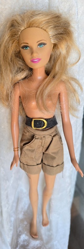 Barbie 2006 Beach Glam chic Summer Hobbit Body Beach Feet K8384 Doll rare OOAK