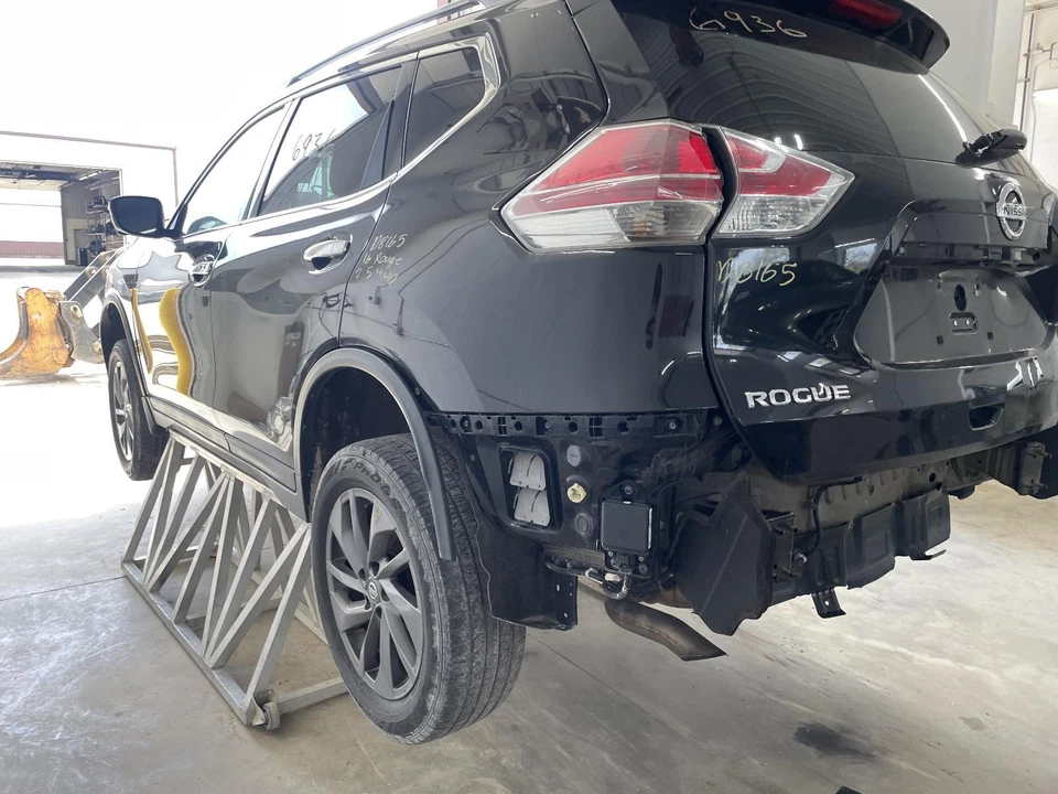 Luz de conducción usada se adapta a: Nissan Rogue 2016 conducción antiniebla en parachoques grado A Foto 3 de 4