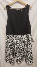 City Studio Fit Flare Dress Sz 20W Black White Floral Velvet Zip Up