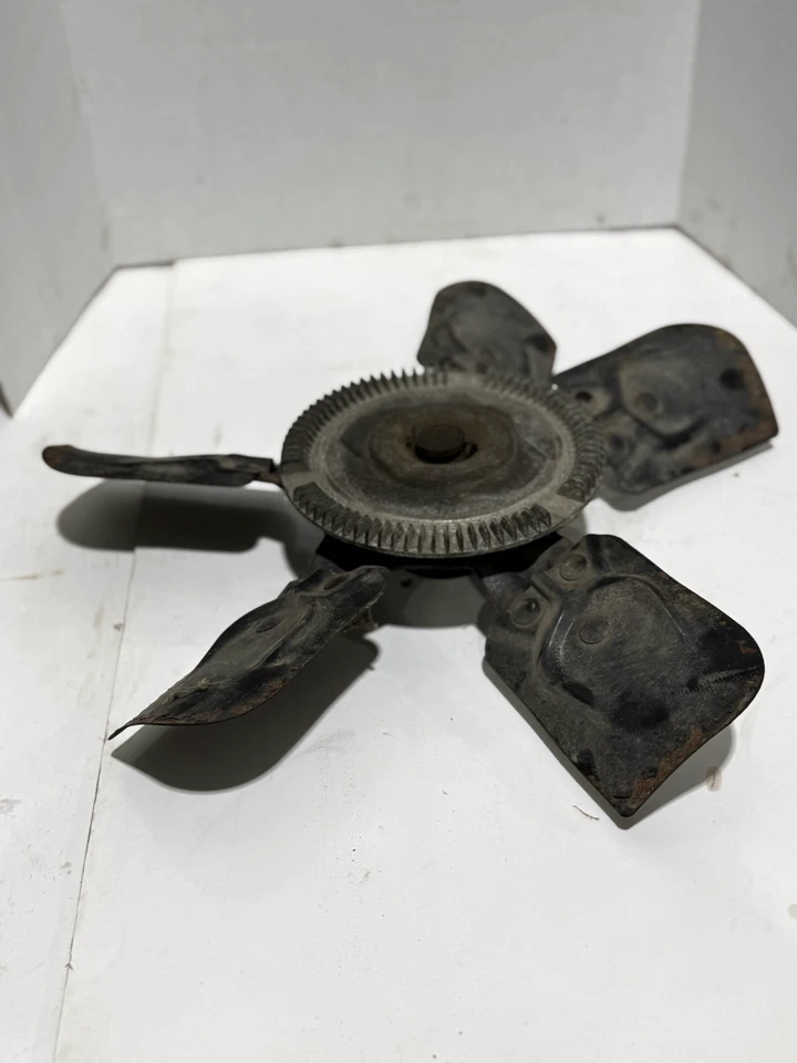 1991 GMC/CHEVY C/K 1500 305 RADIATOR COOLING FAN BALDES USED OEM - Image 3 of 4