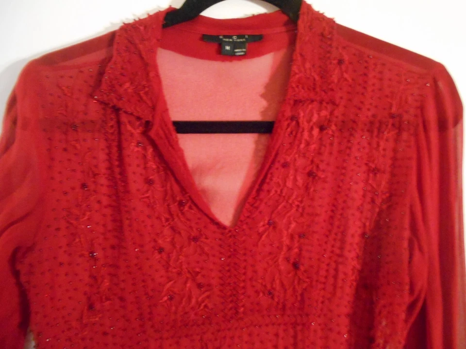 E.C.I. Blusa Mujer Roja Mediana Seda Semi Transparente Cuentas Glamour Silenciosa Lujo Foto 2 de 4