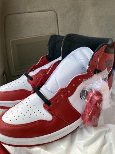 Air Jordan 1 Retro High OG Chicago DS 