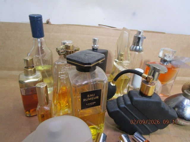 18pc LOT VINTAGE PERFUME BOTTLES INCLUDING DK, GIVENCHY,LANCOME,NATORI,OTHERS thumbnail 7