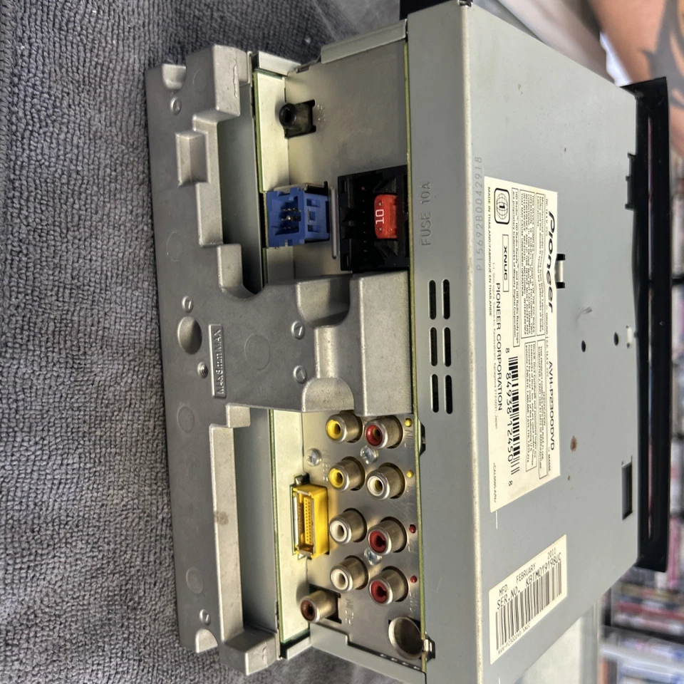 PIONEER AVH-P2300DVD TOUCHSCREEN CD DVD PLAYER RADIO STEREO - Image 3 of 4