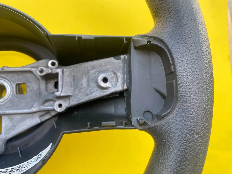 Volante conductor Jeep Patriot 2011-2017 envuelto en negro OEM 68064791AD Foto 2 de 4