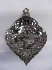 International Silver Co Ornament Shaped Candy Dish Trinket Tray Silver Plated