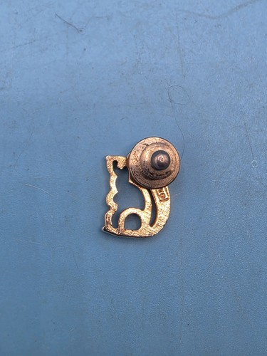 Vintage AVON Two Tone Goldtone Silvertone Squirrel Chipmunk Tac Lapel Pin - Picture 3 of 4