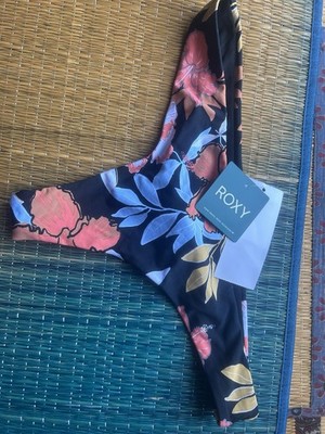 ROXY Pt Beach Classics Tanga Bikini Bottom, Size M, *NWT*, FREE Shipp 