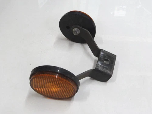 BRACKET FRONT, SIDE REFLECTOR