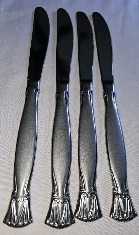 Retroneu Stainless Flatware Table Knives Set of 4 - Image 2 of 4