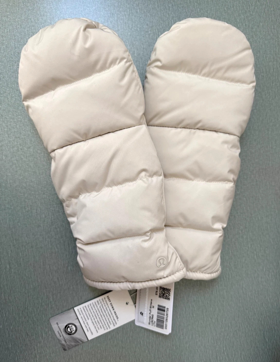 New Lululemon Wunder Puff Mittens Size M Light Ivory Unisex Gloves-LU9CR4S LTIV