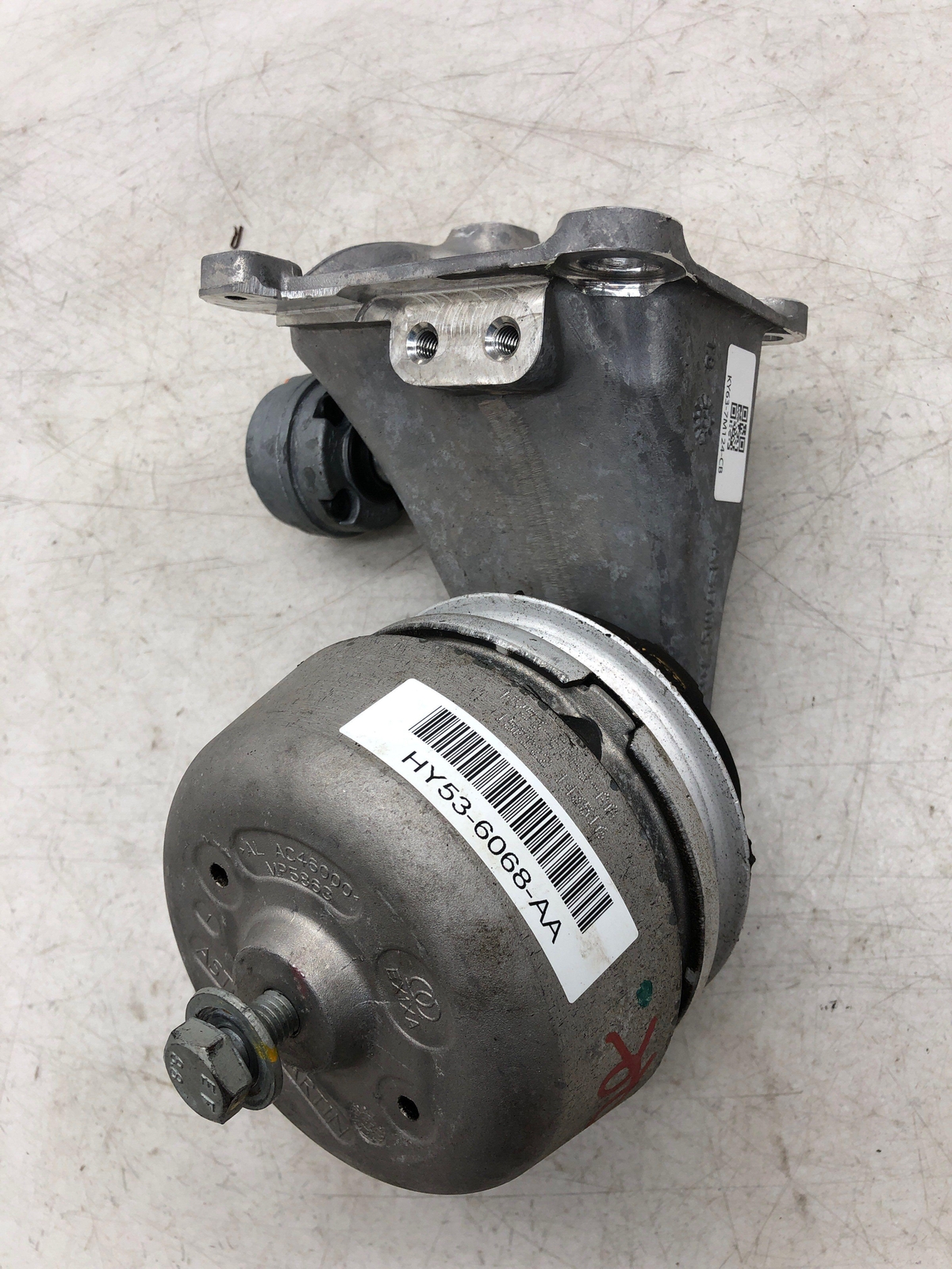 2019-2023 ASTON MARTIN VANTAGE 4.0L RIGHT REAR TRANSMISSION MOUNT HY53-6068-AA