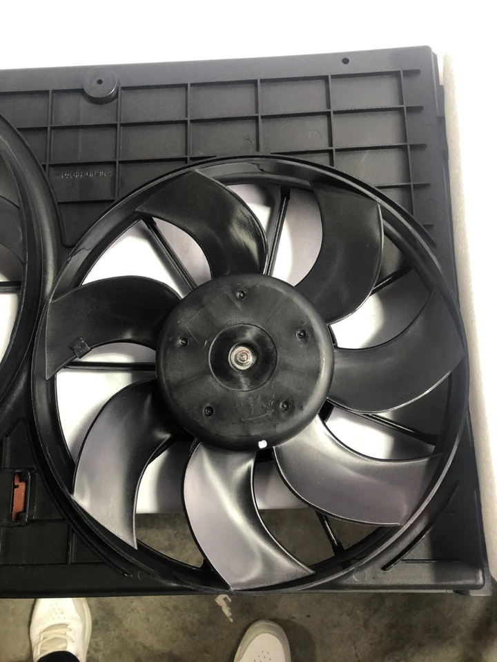 Conjunto de ventilador de radiador y condensador doble TYC 621490 Foto 3 de 4