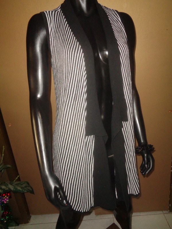 Cache, M, WHITE-BLACK, STRIPED PRINT, OPEN FRONT, GLAM WRAP/OVER TOP