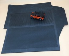 LR DEFENDER Front Right Rubber Mat BTR7898