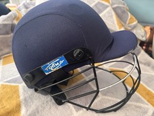 Forma cricket helmet, 51&ndash;56 cm is suitable for a young player or a small adult,
