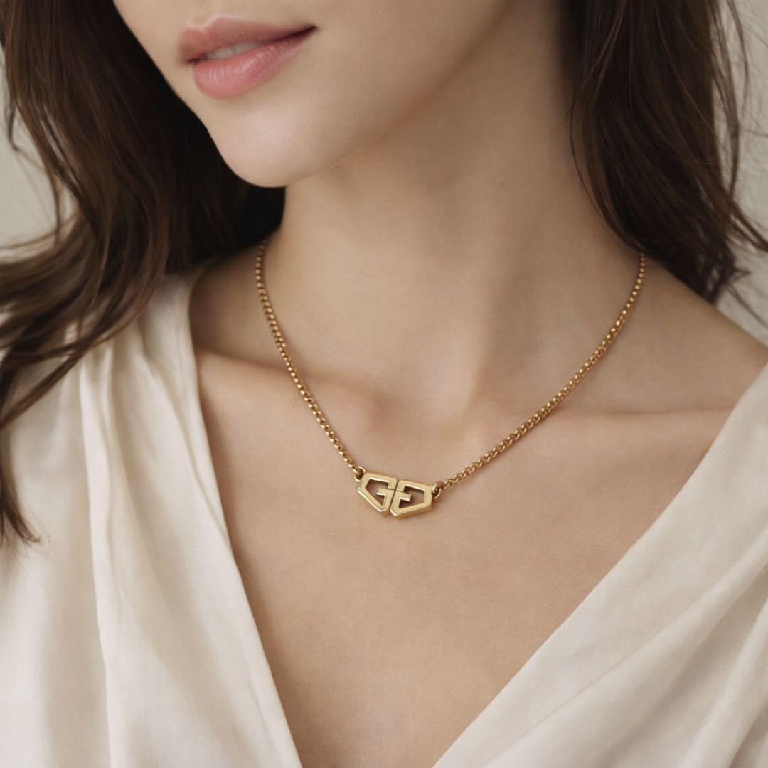 Givenchy G Logo Gold Chain Necklace Womens Goldtone Fashion Jewelry Genuine
