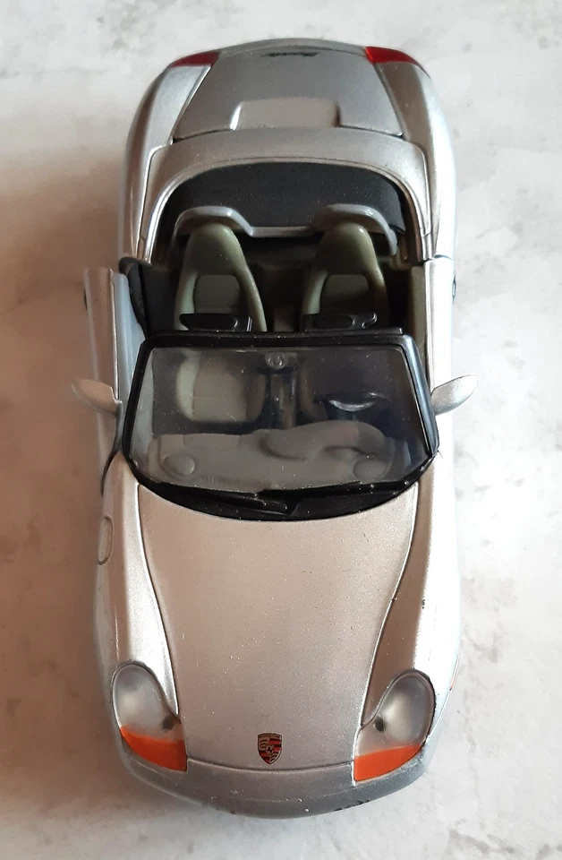 Porsche Boxster Silver Color diecast 1/24 - Immagine 2 di 4