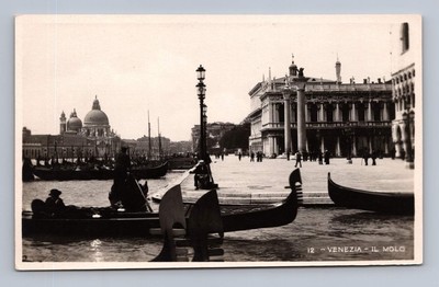 Vintage Italy Postcard Venezia Il Molo Grand Canal Gondolas 1920s
