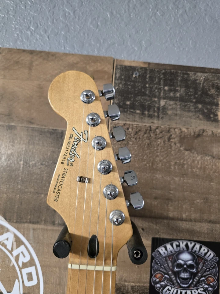 Lefty Fender Stratocaster made in Mexico 2005 Burgundy With Gig Bag Lefty - Image 3 of 4