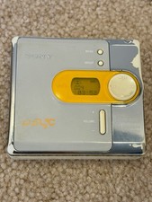 Sony Walkman Portable MINI Disc Player MZ N420D Includes 13 Mini Discs