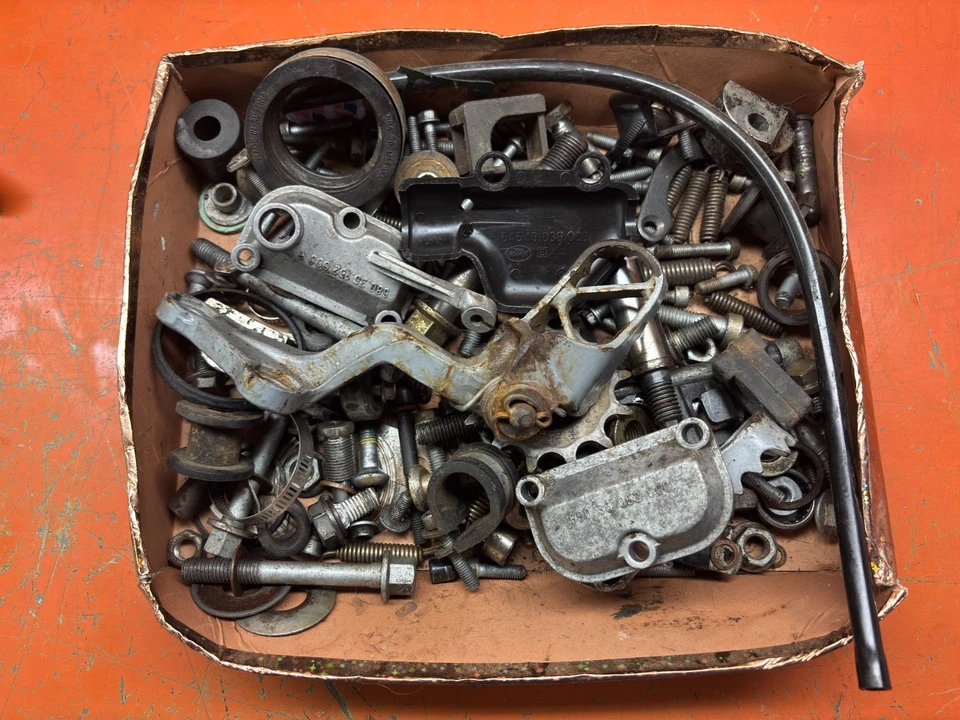 LOTE de tuercas pernos clavijas soportes herrajes KTM LC4 620 625 640 1998-2007 Foto 4 de 4