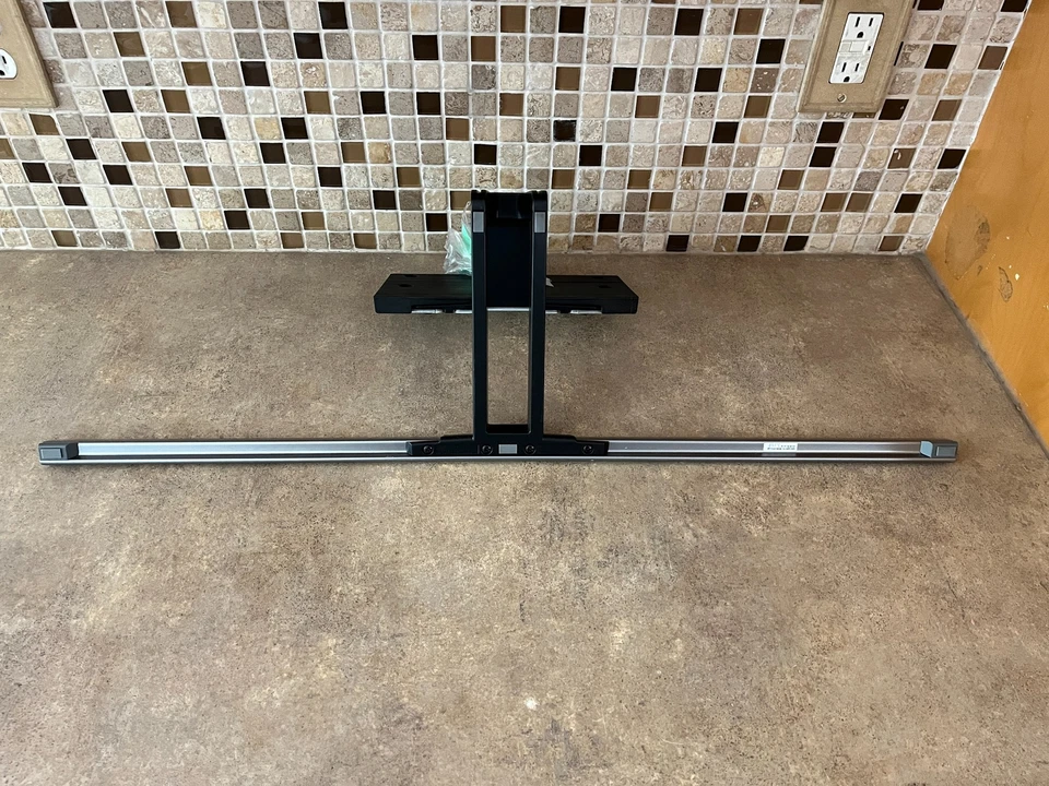 SOPORTE TV SAMSUNG QE55Q8SRAT HECHO EN Europa soporte tv con tornillos Foto 2 de 4