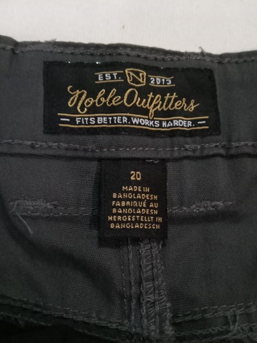 NOBLE OUTFITTERS Shorts Women's Size 20 Gray Cargo Canvas Stretch Flex UPF 50+ - Picture 3 of 9