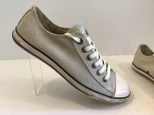 beige suede converse