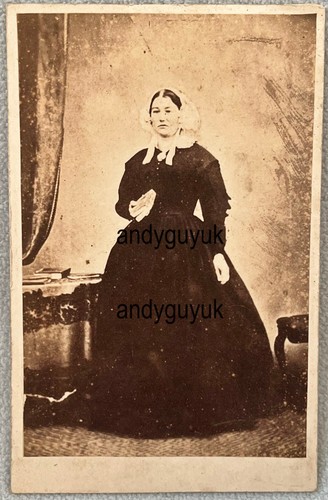 CDV DAME IN MOTORHAUBE HÄLT ALBUM VON MATHESON LIVERPOOL ANTIKES FOTO MODE