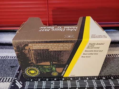 Ertl John Deere Model G 1/16 Diecast Farm Tractor Replica Collectible - Picture 4 of 6