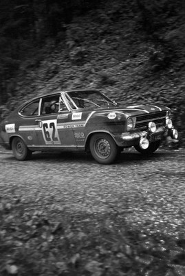 Henri Greder Andre Vigneron Opel Kadett 1968 Rally Car Old Photo 5
