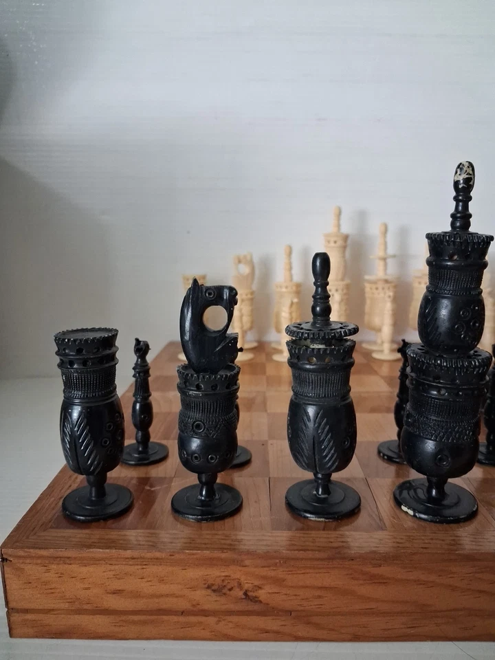 Juego de ajedrez púlpito mexicano hueso tallado vintage años 60 con CAJA Foto 2 de 4