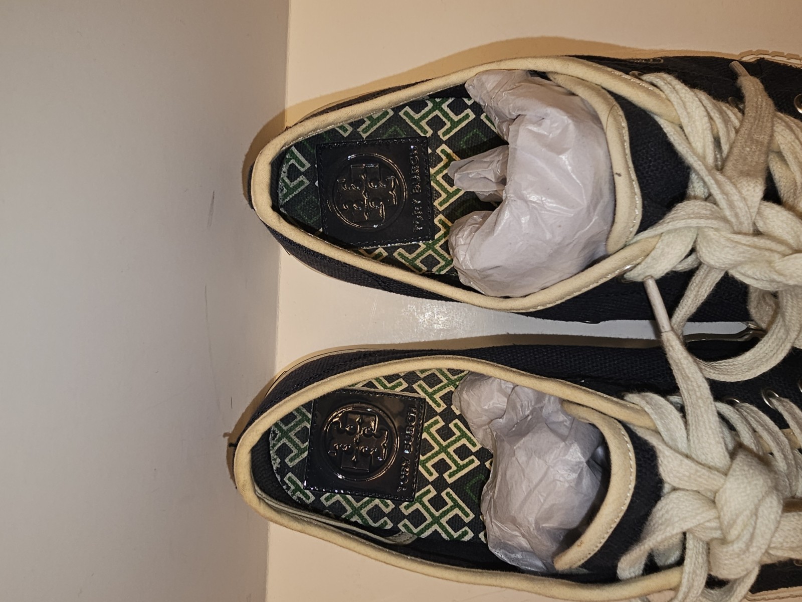 Tory Burch Clasdic Sneakers  Navy Blue And White Size 8M thumbnail 2