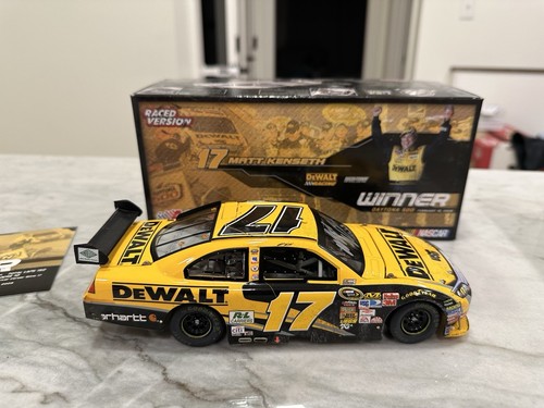 Matt Kenseth 2009 AUTOGRAPHED Daytona 500 Raced Win Nascar 1/24 Diecast DeWalt - Picture 3 of 7