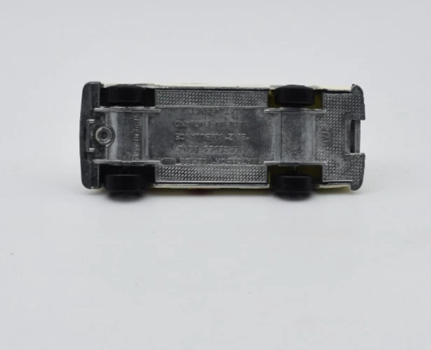 Matchbox Superfast MB3 Mercedes Benz Binz Ambulance dischi blu Lesney England - Immagine 4 di 4