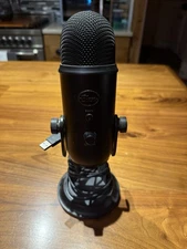 Blue Yeti Professional Multi-Pattern USB Condenser Microphone - Blackout