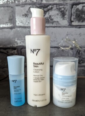 Konvolut Nr7 x 3 Artikel Reinigungslotion, Make Up Entferner & Hot Cloth Cleanser 