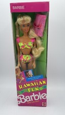 1990 Vintage Mattel Hawaiian Fun Barbie With Hula Skirt And Bracelet NRFB 5940