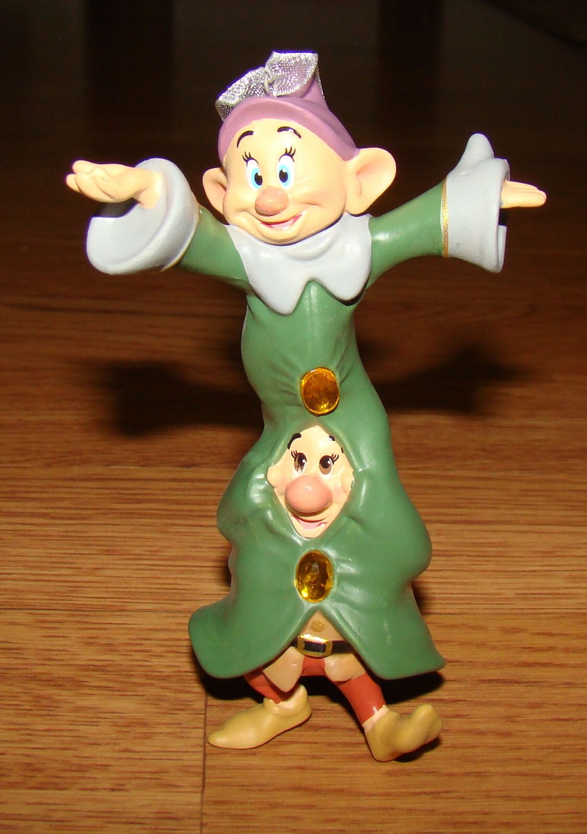 Disney by Hallmark, DANCING DUO Ornament (QXD6719) Snow White