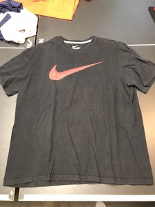 nike t shirt red swoosh