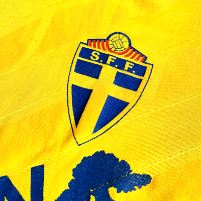 Sweden Home Football Shirt 1988/1989/1990/1991 L/S #13 Player